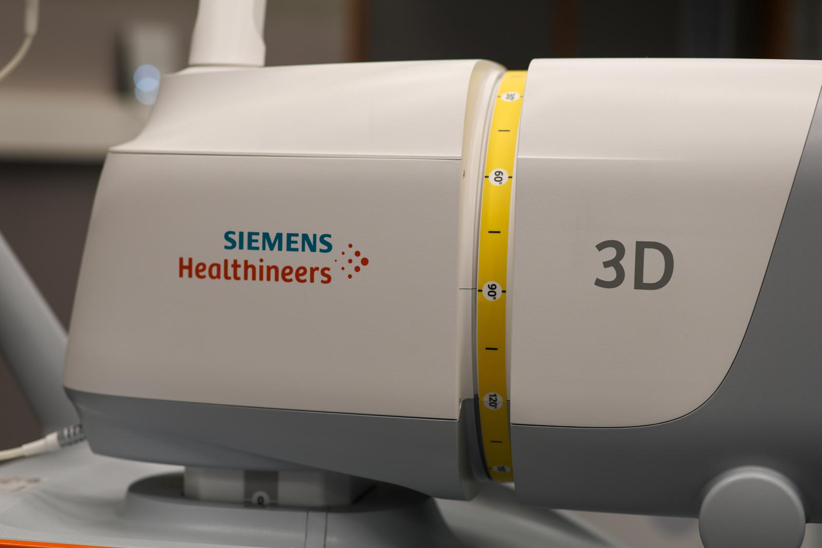 Siemens Healthineers_C-bogen-4